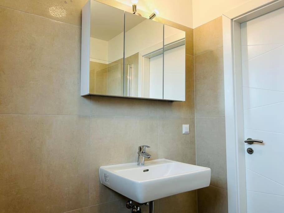 Apartamento Stylish Modern Flat With Garden Viena